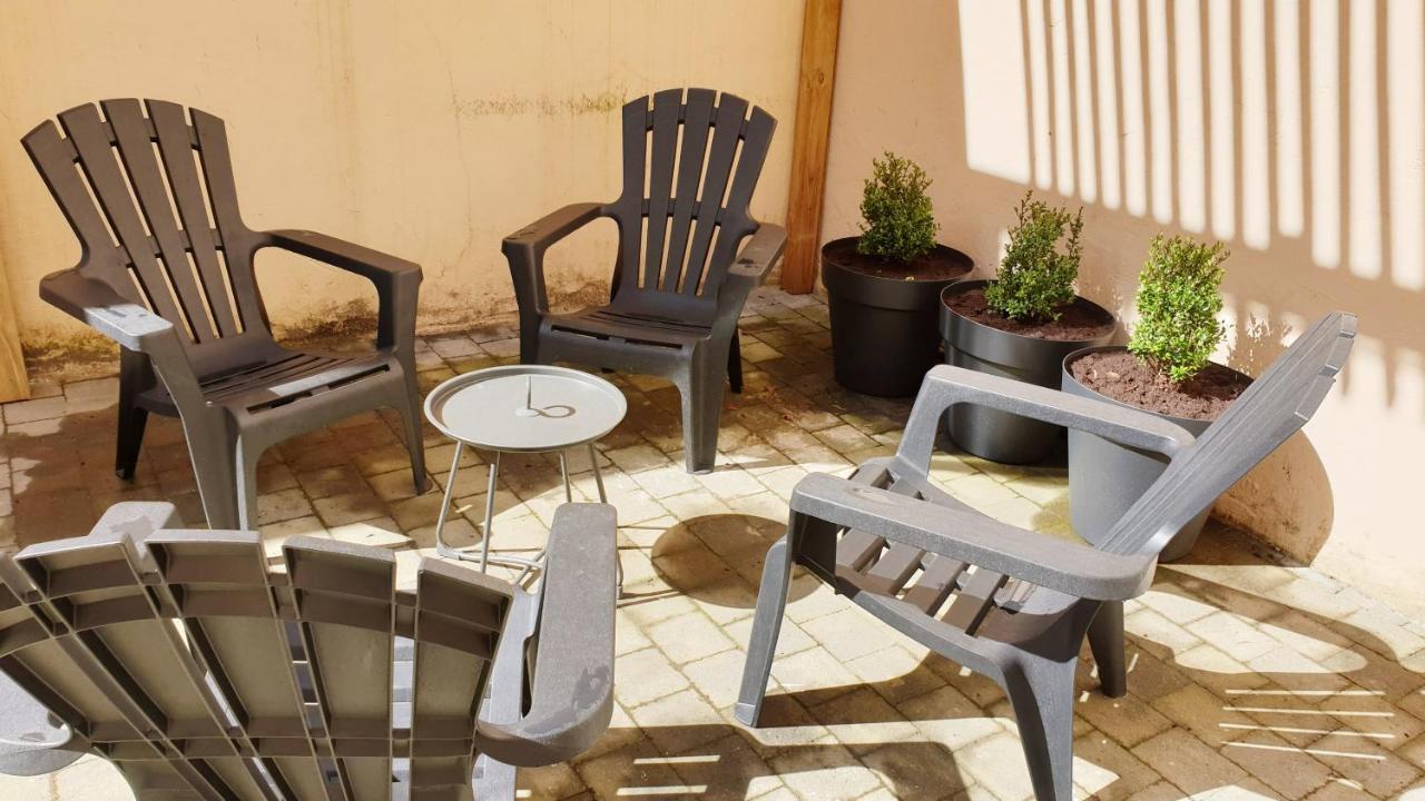 Le Patio Belle Maison En Plein Centre Ville, Avec Grande Terrasse Au Calme Bastogne Eksteriør bilde