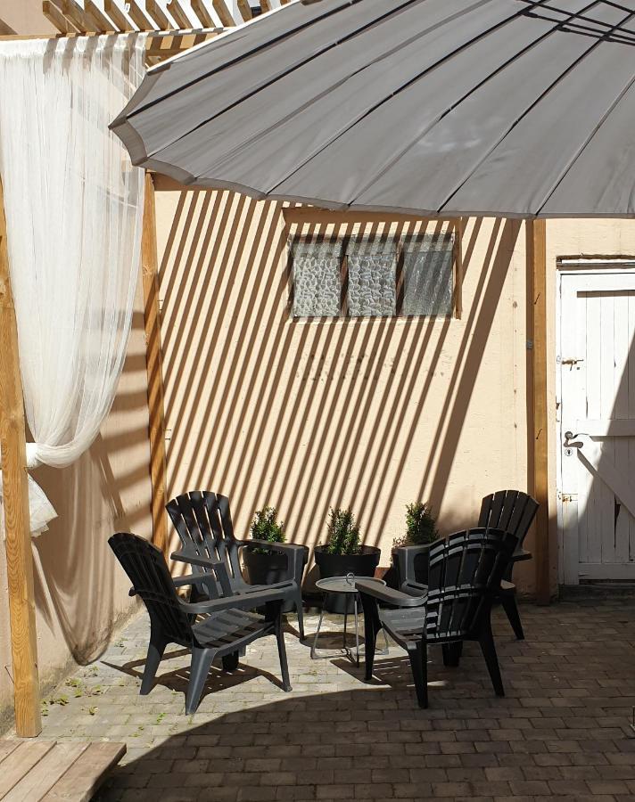 Le Patio Belle Maison En Plein Centre Ville, Avec Grande Terrasse Au Calme Bastogne Eksteriør bilde